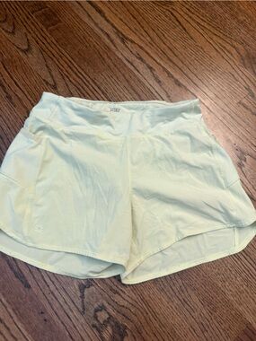 Athleta Girl Record Breaker Pale / Light Yellow 3”Athletic Shorts Size L/12